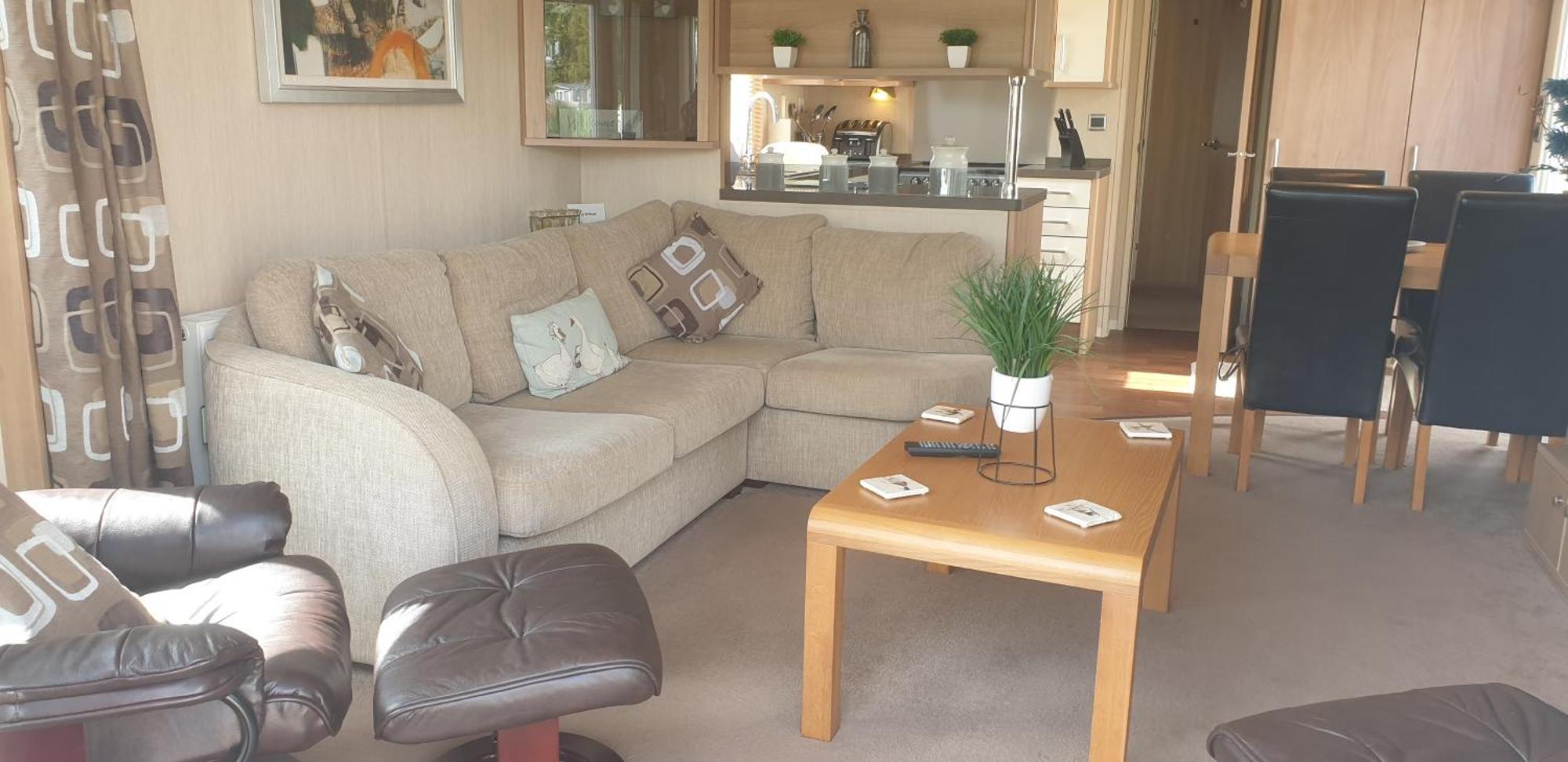 Lakeside Cotswold Holiday Home Сайренстер Номер фото